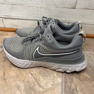Nike‎ React Gray Sneakers infinity run womens 9.5 flyknit shoes